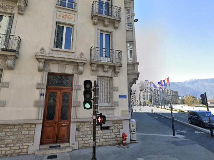 Apartment Vinicole Hypercentre, Gare & Parking Gratuit Esplanade Grenoble